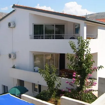 דירה With A Parking Space Seget Vranjica, - 12145 טרוגיר