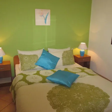 With A Parking Space Seget Vranjica, - 12145 טרוגיר